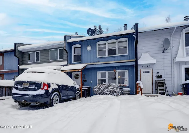 Photo 3 of Sale Pending at 1271 Elegante Ln, Anchorage, AK 99501 | MLS# 26-9268 | Listing updated on 2026-08-01