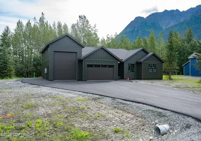 Photo 2 of Single family home for sale at 5971 S Gates St, Palmer, AK 99645 | MLS# 26-5811 | Listing updated on 2026-08-26