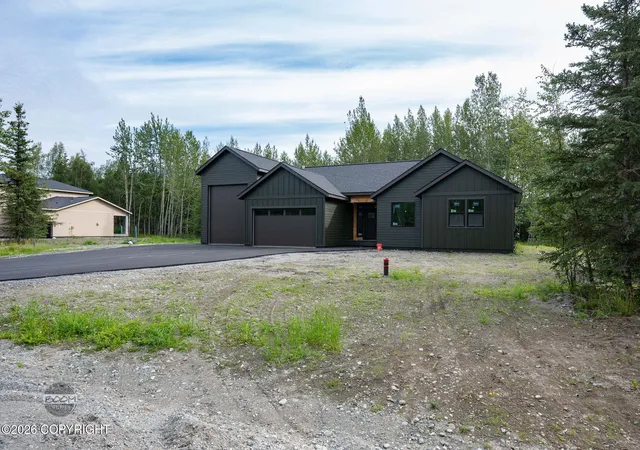 Photo 3 of Single family home for sale at 5971 S Gates St, Palmer, AK 99645 | MLS# 26-5811 | Listing updated on 2026-08-26