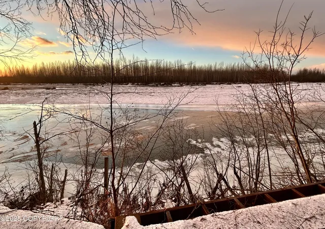 3rd image of 23168 S Talkeetna Spur Rd, Talkeetna, AK 99676 | MLS# 26-784