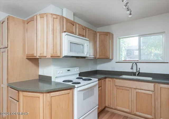 3rd image of 4932 Drake St, Fairbanks, AK 99709 | MLS# 26-952