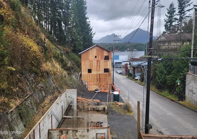 2nd image of 410 412 Deermount St, Ketchikan, AK 99901 | MLS# 26-2732