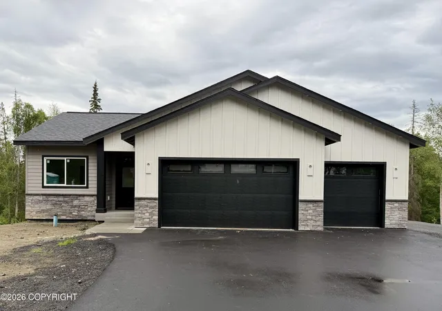 Photo 1 of Single family home for sale at 6283 Blackberry St, Anchorage, AK 99502 | MLS# 26-3008 | Listing updated on 2026-08-05