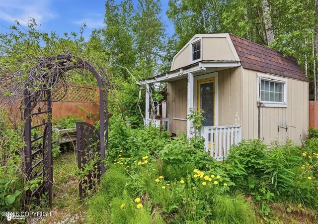 5th image of 2416 Brook Hill Cir, Anchorage, AK 99516 | MLS# 26-5220