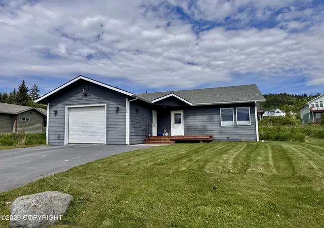 Homes for sale in Homer, AK | 960 Shelley Ave, Homer, AK 99603 | MLS# 26-3333