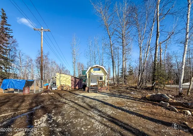 Photo 3 of Sale Pending at 1745 W Lucille Dr, Wasilla, AK 99654 | MLS# 26-4223 | Listing updated on 2026-06-07