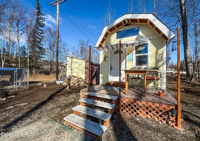 Photo 3 of Sale Pending at 1745 W Lucille Dr, Wasilla, AK 99654 | MLS# 26-4223 | Listing updated on 2026-06-07