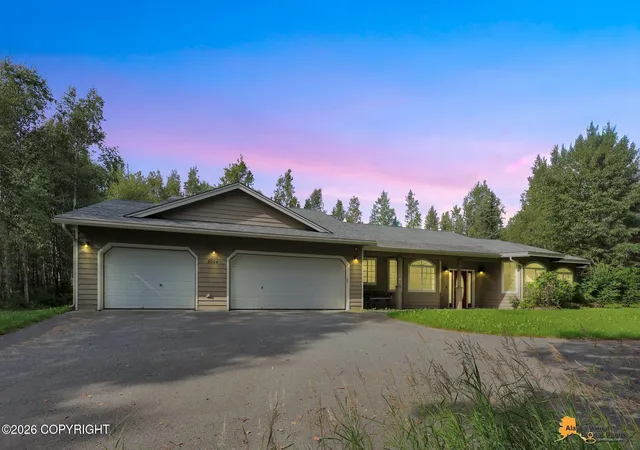 Photo 2 of Sale Pending at 2004 N Saddle Horse Dr, Wasilla, AK 99654 | MLS# 26-3786 | Listing updated on 2026-09-18