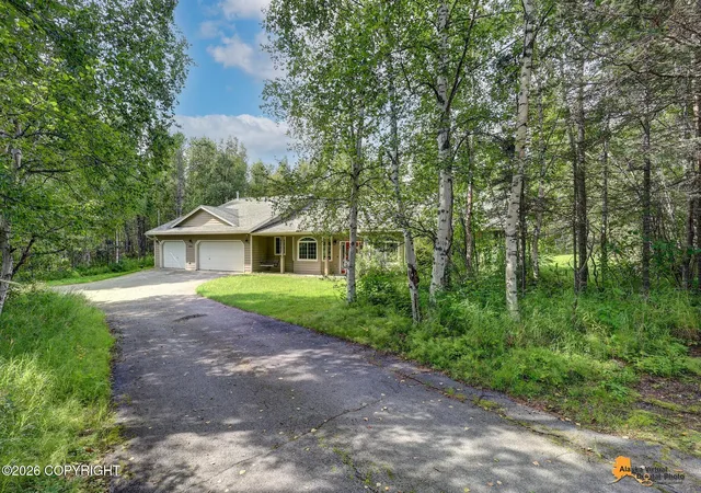 Photo 3 of Sale Pending at 2004 N Saddle Horse Dr, Wasilla, AK 99654 | MLS# 26-3786 | Listing updated on 2026-09-18