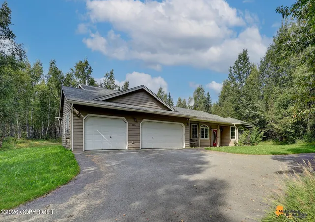 Photo 4 of Sale Pending at 2004 N Saddle Horse Dr, Wasilla, AK 99654 | MLS# 26-3786 | Listing updated on 2026-09-18