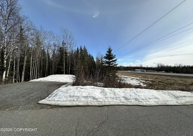 Homes for sale in Kenai, AK | 6352 Kenai Spur Hwy, Kenai, AK 99611 | MLS# 26-4095