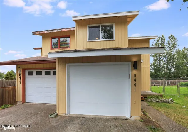 2nd image of 8441 Ragged Top Cir, Anchorage, AK 99504 | MLS# 26-8529