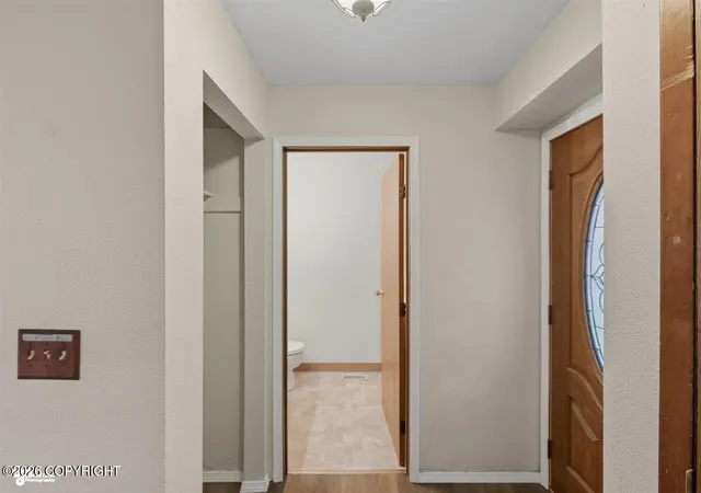4th image of 8441 Ragged Top Cir, Anchorage, AK 99504 | MLS# 26-8529