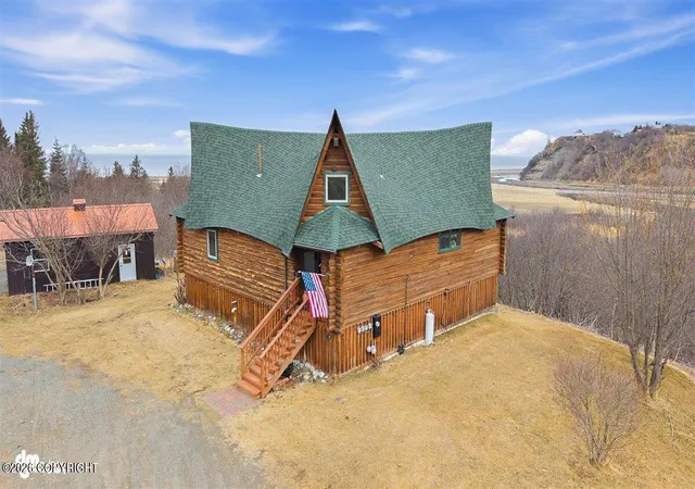 Photo 4 of Single family home for sale at 16835 Sterling Hwy, Ninilchik, AK 99639 | MLS# 26-5140 | Listing updated on 2026-07-20