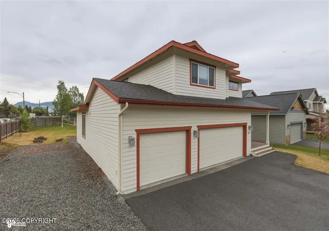 Homes for sale in Anchorage, AK | 1007 Northpointe Bluff Dr, Anchorage, AK 99501 | MLS# 26-5663