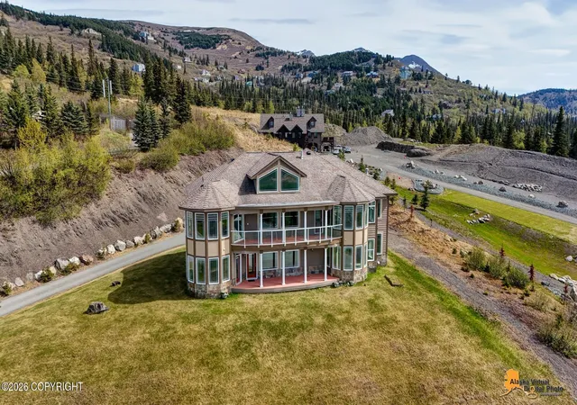 4th image of 16905 Olena Pointe Cir, Anchorage, AK 99516 | MLS# 26-5597