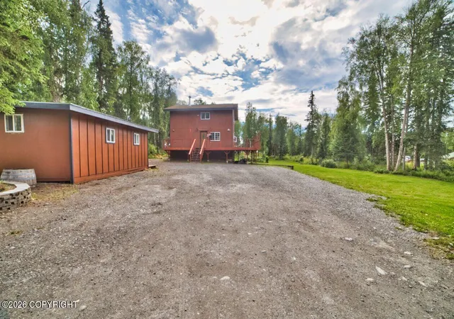 Photo 2 of Sale Pending at 41955 Salamatof Dr, Soldotna, AK 99669 | MLS# 26-5821 | Listing updated on 2026-09-10