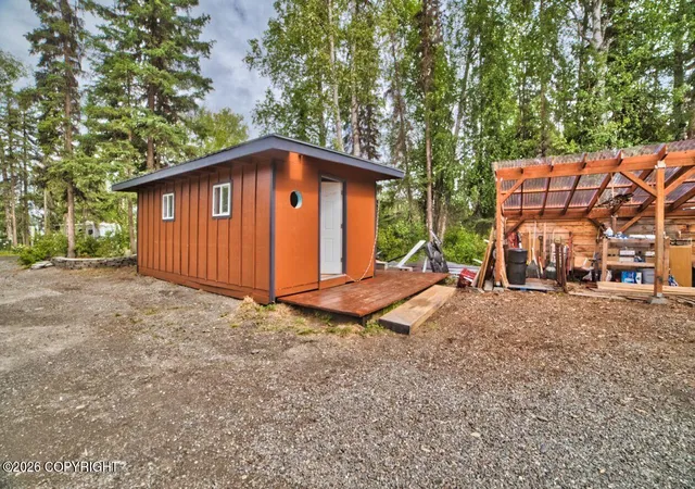 Photo 3 of Sale Pending at 41955 Salamatof Dr, Soldotna, AK 99669 | MLS# 26-5821 | Listing updated on 2026-09-10