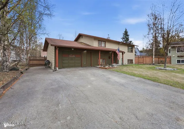 3rd image of 7463 Tana Cir, Anchorage, AK 99504 | MLS# 26-5842