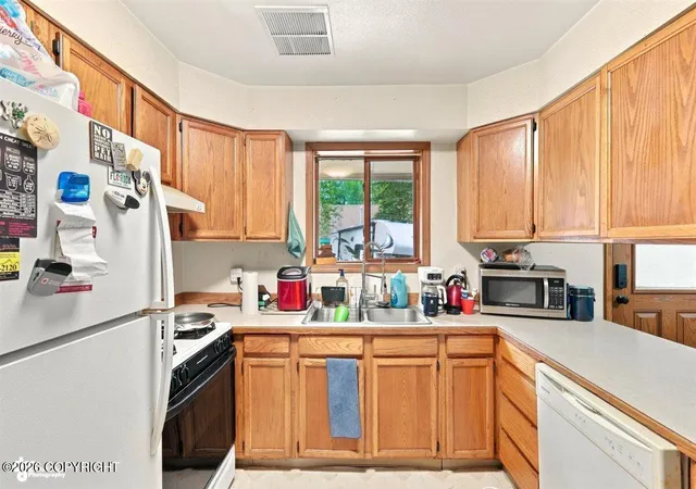 Photo 2 of Single family home for sale at 1656 N Pioneer Peak Dr, Wasilla, AK 99654 | MLS# 26-6099 | Listing updated on 2026-08-19