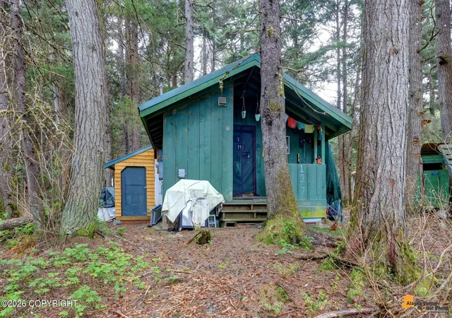 Photo 1 of Single family home for sale at 127 Snowmass Cir, Girdwood, AK 99587 | MLS# 26-6273 | Listing updated on 2026-06-30