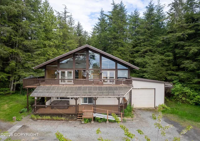 Homes for sale in Ketchikan, AK | 641/643 Sunset Dr, Ketchikan, AK 99901 | MLS# 26-6365