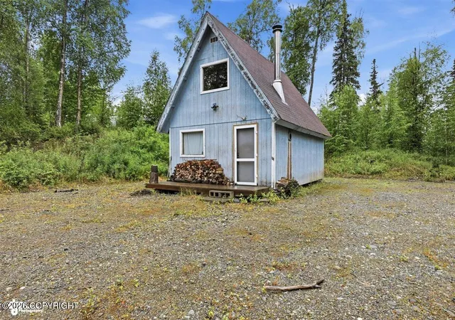 Photo 2 of Single family home for sale at 5504 S Saquonee St, Big Lake, AK 99652 | MLS# 26-9875 | Listing updated on 2026-08-18