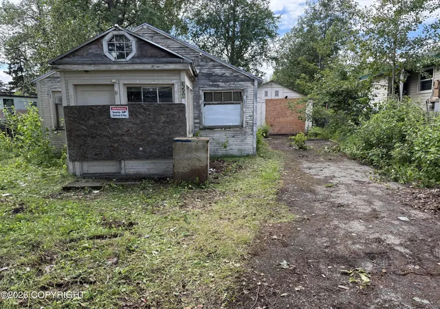 Photo 1 of Sale Pending at 3508 Willow St, Anchorage, AK 99517 | MLS# 26-6524 | Listing updated on 2026-07-27