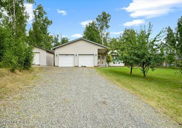 Photo 4 of Single family home for sale at 5401 W Birch Harbor Dr, Wasilla, AK 99623 | MLS# 26-9978 | Listing updated on 2026-09-01