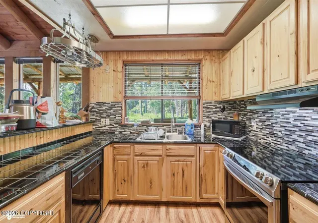Photo 3 of Sale Pending at 2644 S Beechwood Cir, Wasilla, AK 99623 | MLS# 26-7337 | Listing updated on 2026-08-31