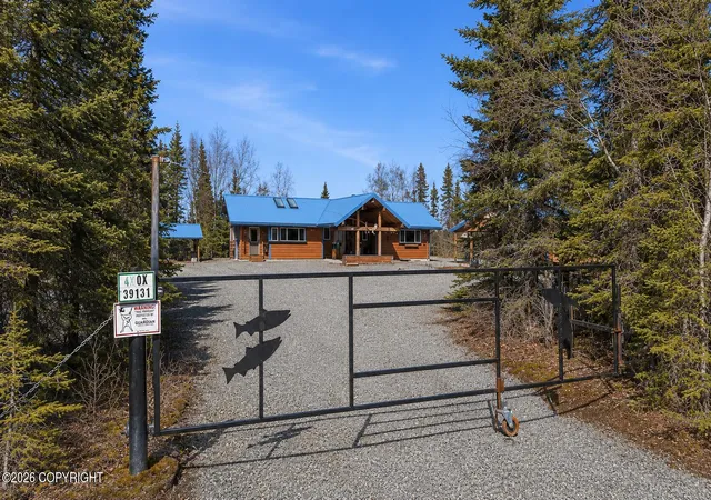 Homes for sale in Kenai, AK | 38131 Woods Dr, Kenai, AK 99611 | MLS# 26-7851