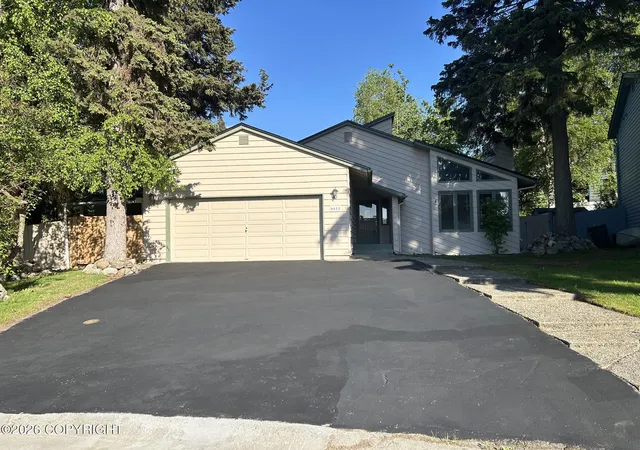 Photo 2 of Sale Pending at 6611 Lawlor Cir, Anchorage, AK 99502 | MLS# 26-7118 | Listing updated on 2026-09-01