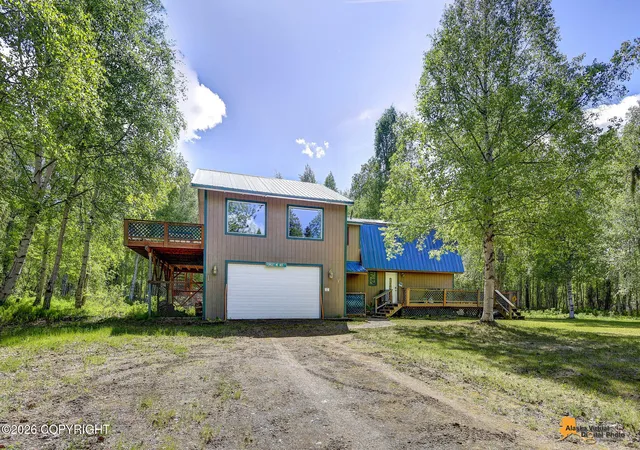 Photo 1 of Single family home for sale at 10753 N Cresent Ct, Willow, AK 99688 | MLS# 26-6824 | Listing updated on 2026-08-31