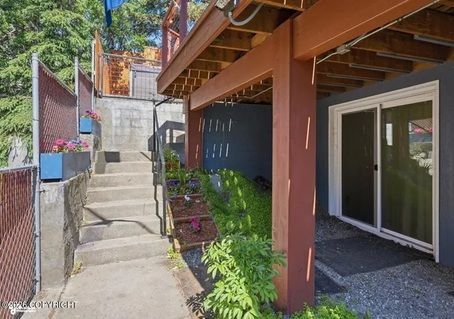 54th image of 460 Vista Glen Ct, Anchorage, AK 99501 | MLS# 26-7315