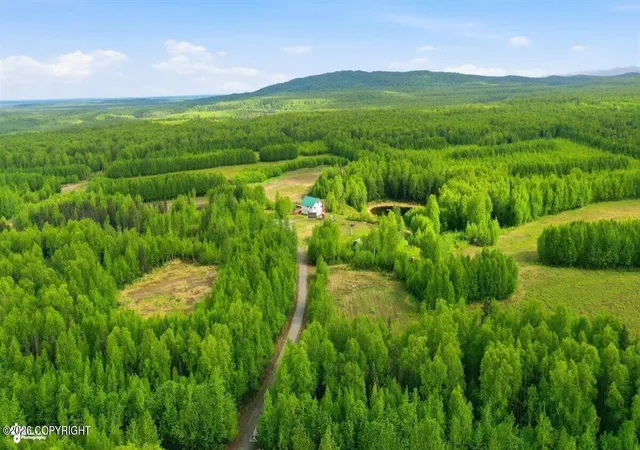 Photo 3 of Single family home for sale at 18245 E Birch Crk Blvd, Talkeetna, AK 99676 | MLS# 26-7123 | Listing updated on 2026-07-16