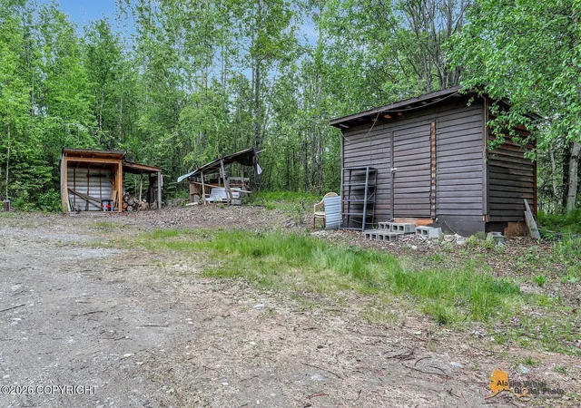 Homes for sale in Wasilla, AK | 6061 E Pike Ave, Wasilla, AK 99654 | MLS# 26-7383