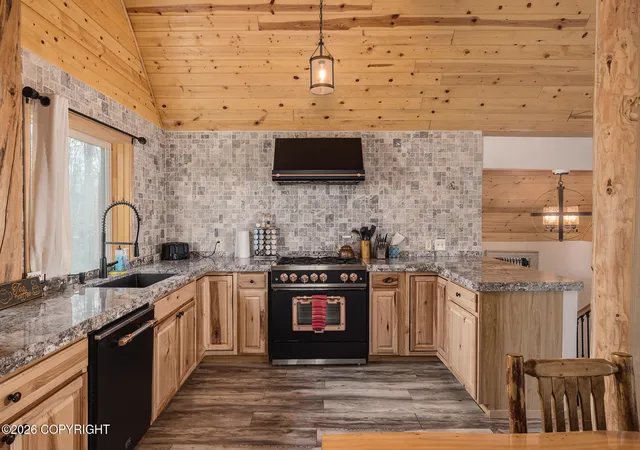 Homes for sale in Talkeetna, AK | 22280 S G St, Talkeetna, AK 99676 | MLS# 26-7302