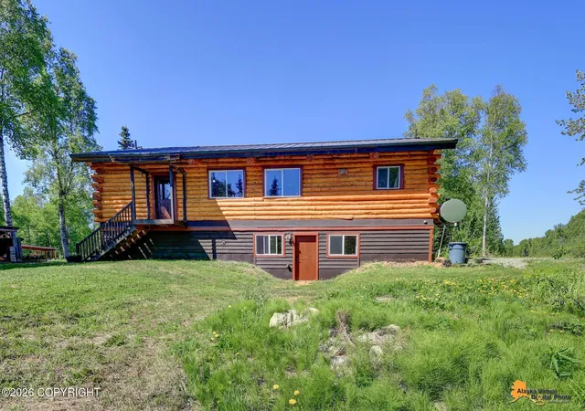 Photo 3 of Single family home for sale at 15528 E Birch Crk Blvd, Talkeetna, AK 99676 | MLS# 26-7324 | Listing updated on 2026-10-07