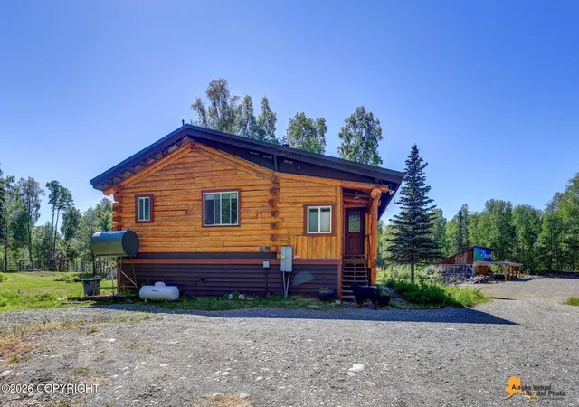 Photo 4 of Single family home for sale at 15528 E Birch Crk Blvd, Talkeetna, AK 99676 | MLS# 26-7324 | Listing updated on 2026-10-07