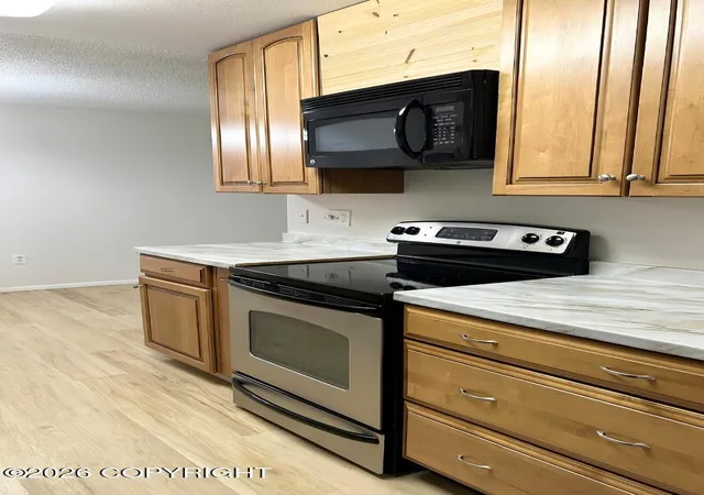 Homes for sale in Anchorage, AK | 3100 Ward Pl #5, Anchorage, AK 99517 | MLS# 26-7214