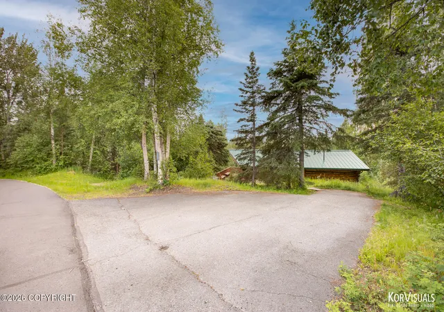 2nd image of 13040 Shelburne Rd, Anchorage, AK 99516 | MLS# 26-7200