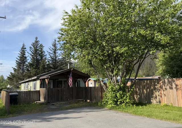 Homes for sale in Seward, AK | 219 Bear Dr, Seward, AK 99664 | MLS# 26-7414
