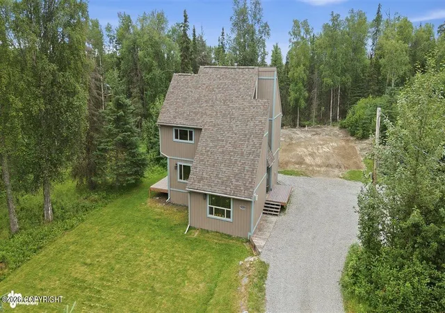 Photo 2 of Single family home for sale at 41835 Watchtower Ct, Soldotna, AK 99669 | MLS# 26-9820 | Listing updated on 2026-08-24