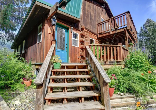 Photo 5 of Sale Pending at 164 Glacier Crk Dr, Girdwood, AK 99587 | MLS# 26-9430 | Listing updated on 2026-08-04