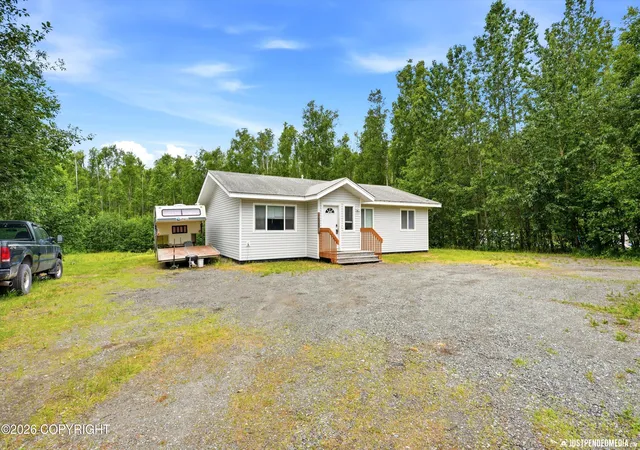 Homes for sale in Wasilla, AK | 7500 S Fiskari Dr, Wasilla, AK 99623 | MLS# 26-7438