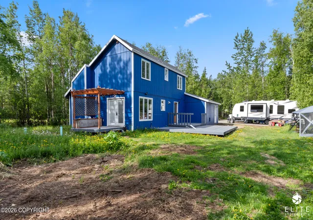 2nd image of 1001 S Woodcrest Cir, Wasilla, AK 99654 | MLS# 26-7489