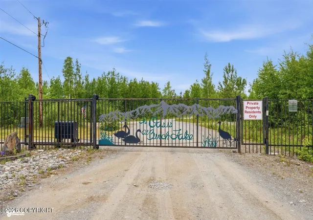 Photo 3 of Sale Pending at 1557 S Birch Lake Dr, Wasilla, AK 99623 | MLS# 26-7823 | Listing updated on 2026-08-28