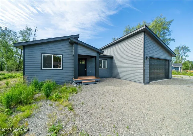 Photo 1 of Single family home for sale at 8089 W Aurora Hts Loop, Wasilla, AK 99623 | MLS# 26-8929 | Listing updated on 2026-08-28