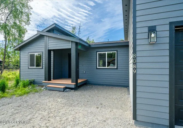 Photo 5 of Single family home for sale at 8089 W Aurora Hts Loop, Wasilla, AK 99623 | MLS# 26-8929 | Listing updated on 2026-08-28