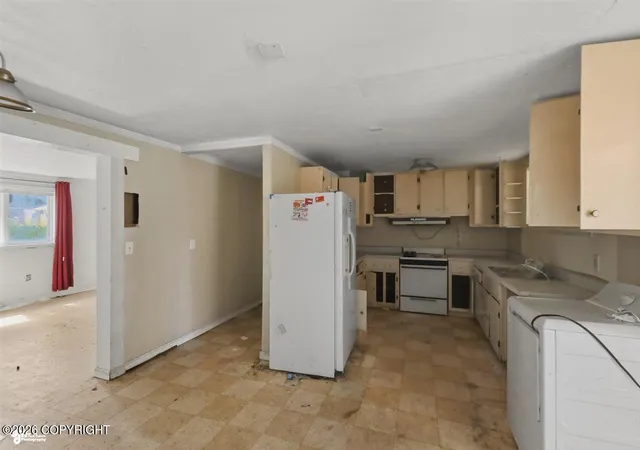 Homes for sale in Anchorage, AK | 6741 E 12Th Ave, Anchorage, AK 99504 | MLS# 26-8084